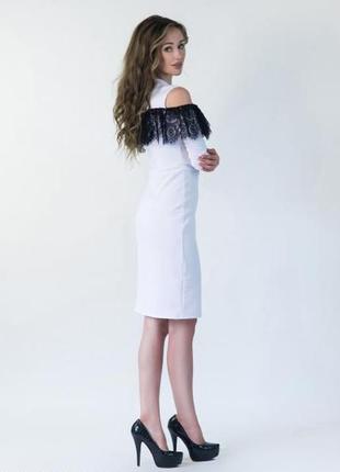 Плаття-футляр трикотажне з баскою з гіпюру, біле, з довгим рукавом, р. 40-50; одяг 211622 фото