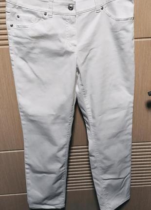 Белые женские джинсы1 фото