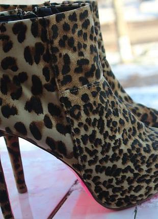 Ботильйони, лабутены анималистичный принт atmosphere 40-415 фото