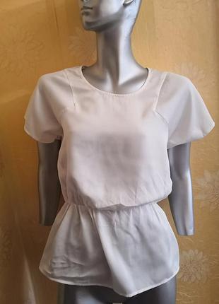 Футболка с баской, размер s.