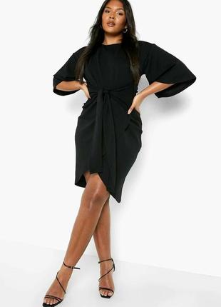 Boohoo чорне міді-плаття з поясом на запах і рукавами в стилі кімоно дуже жіночна і красива точно таке як на моделі