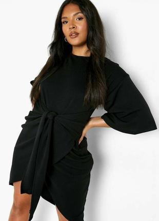 Boohoo чорне міді-плаття з поясом на запах і рукавами в стилі кімоно дуже жіночна і...