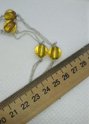 Цепочка ожерелье двойная белая с бусами из фольгированного стекла6 фото