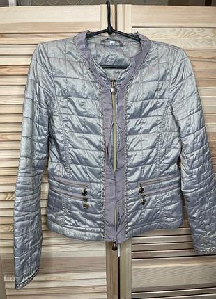 А61 ветровка в стиле guess