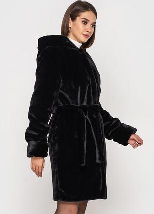 Шуба женская зимняя из искусственного меха по норку с поясом и капюшоном - 081 черный цвет1 фото