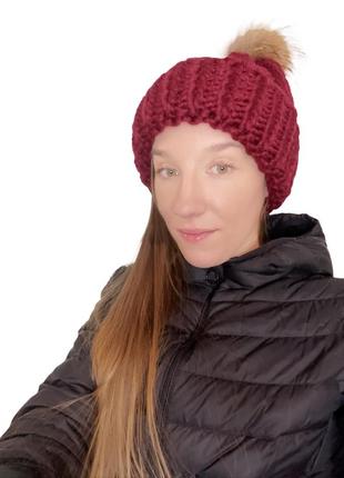 Тёплый женский комплект шапка с бафом с помпоном с енота бордовый7 фото