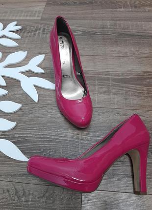 Туфлі яркиє яскраві лаковані tamaris