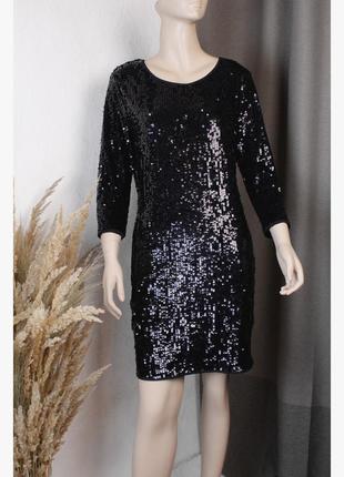 Платье с паетками
