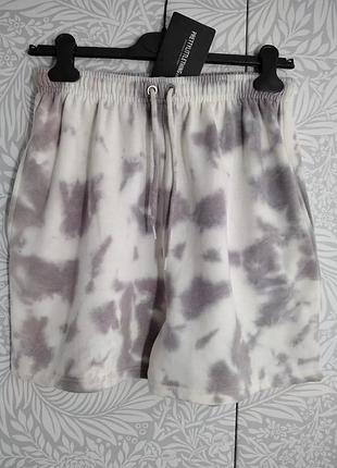 Шорті pretty little thing, утеплені двокольорові з кишенями, на резинці плюс шнурок