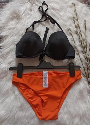 Стильный купальник с яркими плавками next