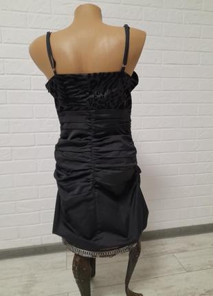 Черное платье с драпировкой в обтяжку5 фото