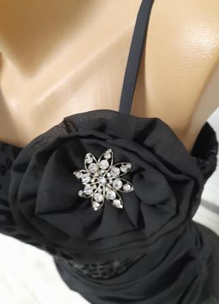 Черное платье с драпировкой в обтяжку4 фото