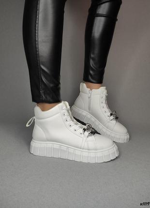 Кросівки жіночі білі з ланцюжком3 фото