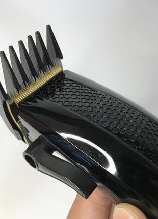 Машинка для стрижки волосся gemei gm 807 титанові леза5 фото