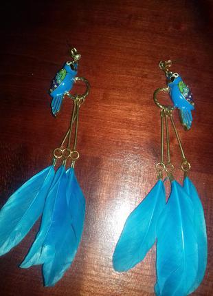 Интересные серги попугайчики