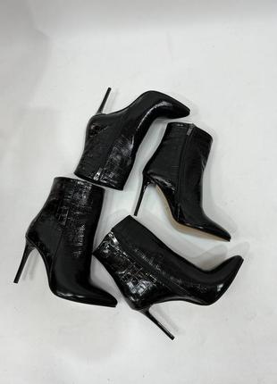 Ботильоны из итальянской кожи и замши женские на каблуке булавки