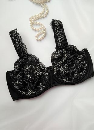 Красивий мереживний м'який бюстгальтер на кісточках nice size 90c