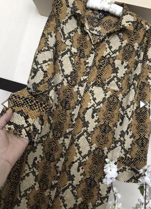 Стильное платье-халат со змеиным принтом,5 фото