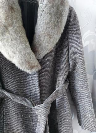 Трендовое брендовое винтажное коричневое длинное шерстяное пальто с меховым воротником3 фото