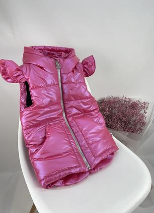 Малінова безрукавка на флісі подовжена з крилами на плечах