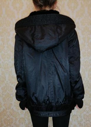 Стильна куртка жіноча чорна демісезонна з капюшоном3 фото