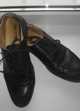 Стильні шкіряні туфлі star london, розмір 42-43, португалія1 фото