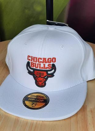 Кепка реперка реп біла белая з логотипом чикаго булс chicago bulls