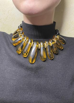 Прикраса на шию