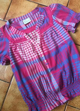 Красивая женская блуза peak performance