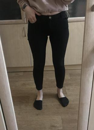 Укорочённые джинсы