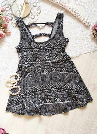 Легке міні сукня в геометричний принт. розмір m
