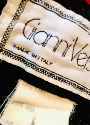 Шикарна вінтажна спідниця 100% шерсть з вишивкою versace. оригінал
