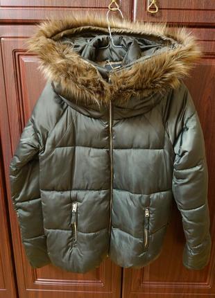 Коротка куртка утеплена top secret болотна з золотою фурнітурою