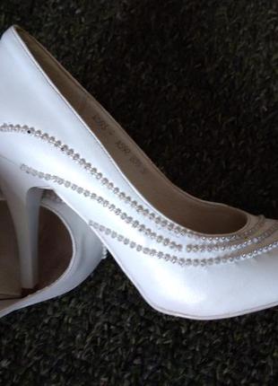 Весільні туфлі