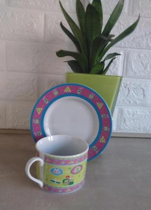 Удобная чашечка с блюдцем с милым рисунком 4