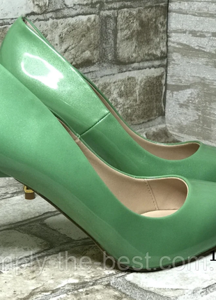 Зеленые туфли женские2 фото