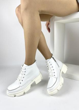 Белые ботинки из натуральной кожи4 фото