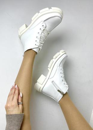 Белые ботинки из натуральной кожи5 фото