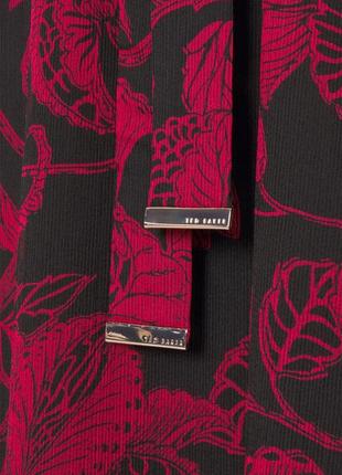 Чорне дизайнерське шифонова легку сукню з червоними квітами брендове rundholz owens lang6 фото