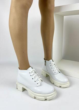 Демисезонные белые ботинки из натуральной кожи5 фото