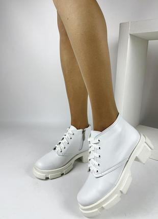 Демисезонные белые ботинки из натуральной кожи4 фото