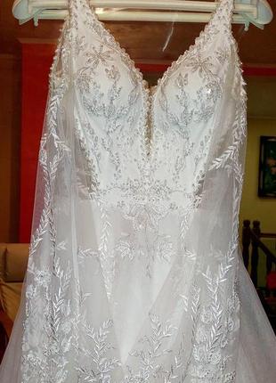 Шикарне весільне плаття3 фото