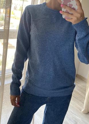Голубой свитер