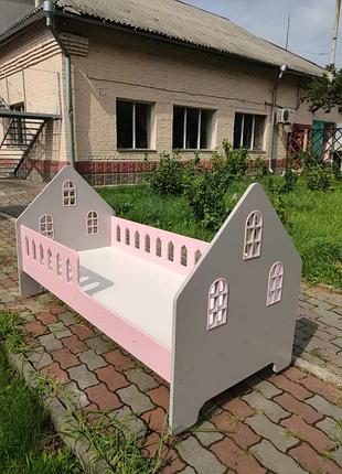 Дитяче ліжко-домік