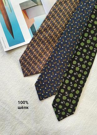 Шёлковый галстук в мелкий принт цветочный платочный