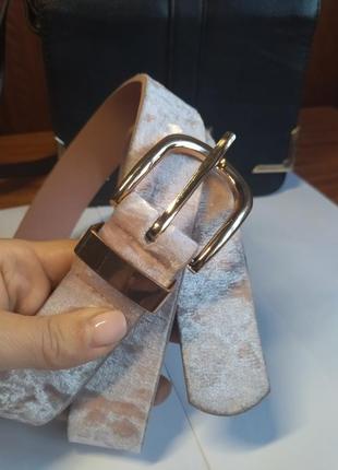 Ремань почс с золотой пряжкой пыльно розовый велюровый плюш