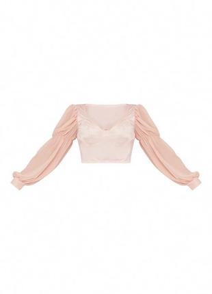 Розовая атласная укороченная блузка с прозрачными рукавами и v-образным вырезом под грудью5 фото