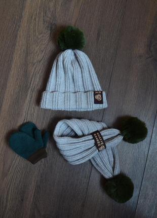 Шапка ,шарф ,варежки ,серый  набор