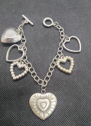 Браслет на руку с подвесками в форме серда