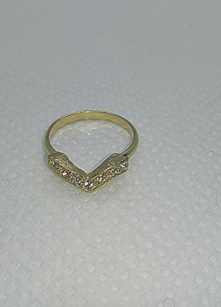 Кольцо с кристаллами в золотом цвете размер 18,5-191 фото